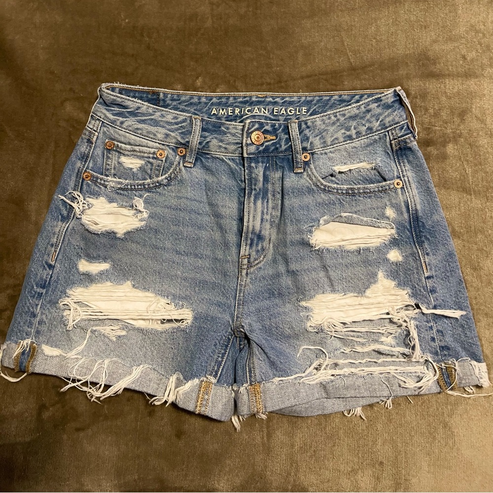 American Eagle 🦅 Distressed Denim Shorts (0)